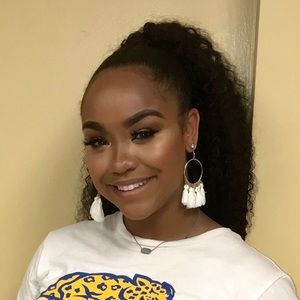 Meet your Posher, Janee